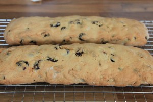 Cranberry-and-Pistachio-Biscotti-4